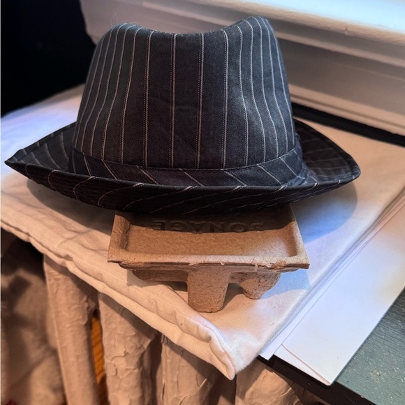 🎩✨ Vintage Magid “Manhattan Gangster” Ladies Fedora – Retro Mob Boss Chic! ✨🎩 - Picture 9 of 11